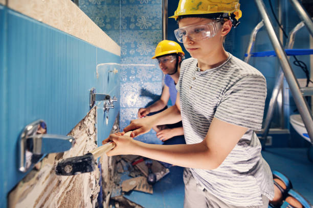 Best Water Damage & Mold Remediation  in Valencia West, AZ